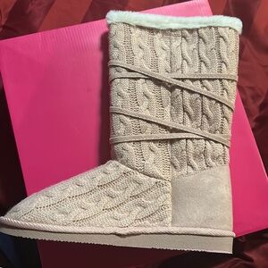 Brand New Snow Boots. Never been worn.